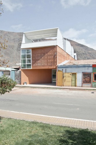 Taltal Public Library / Murúa-Valenzuela (1)