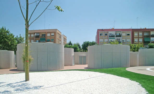 Summer Pool In Godella / Álvarez Cubells Arquitectos