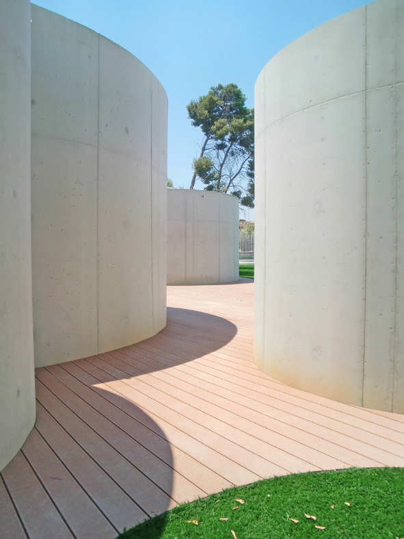 Summer Pool In Godella / Álvarez Cubells Arquitectos