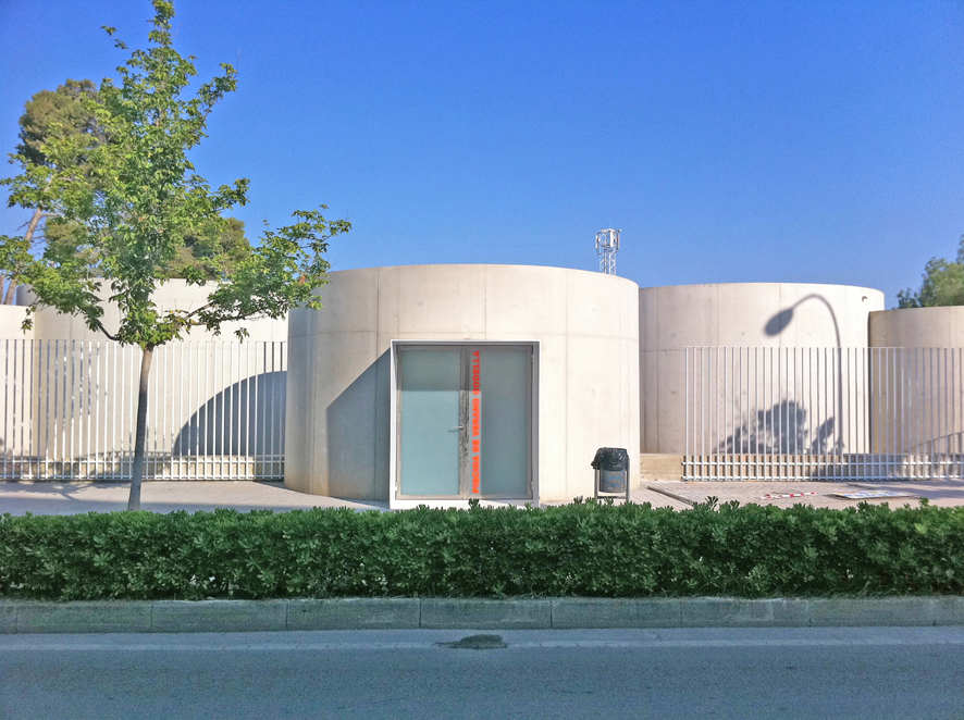 Summer Pool In Godella / Álvarez Cubells Arquitectos