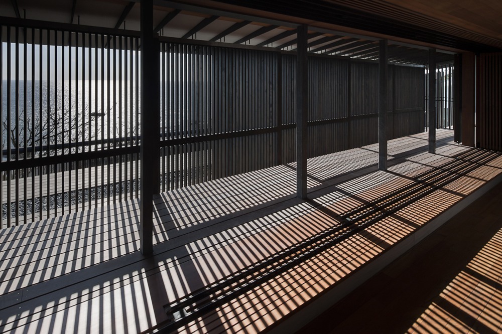 Wind-dyed House / acaa