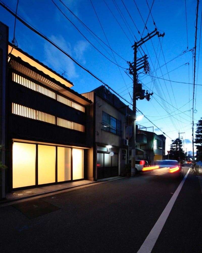 New Kyoto Town House / Alphaville Architects