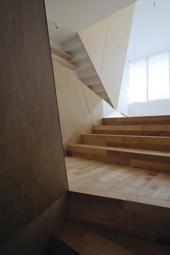 New Kyoto Town House / Alphaville Architects