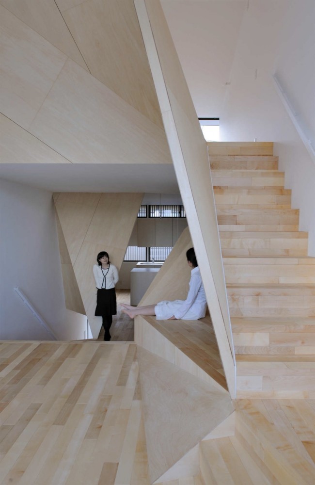 New Kyoto Town House / Alphaville Architects