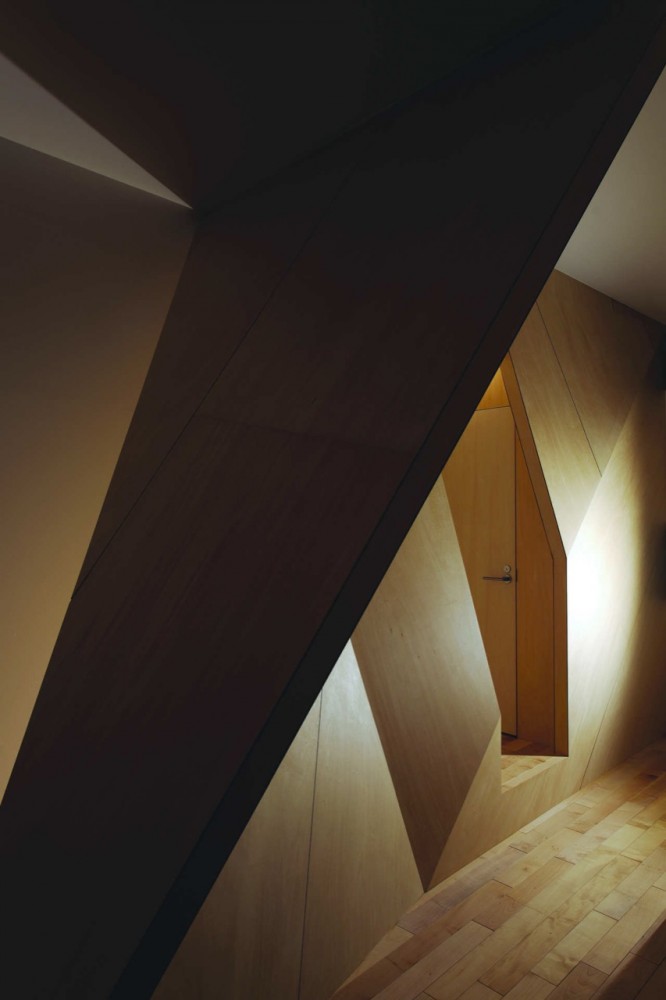 New Kyoto Town House / Alphaville Architects