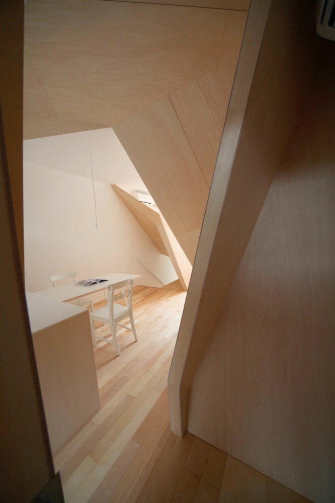 New Kyoto Town House / Alphaville Architects