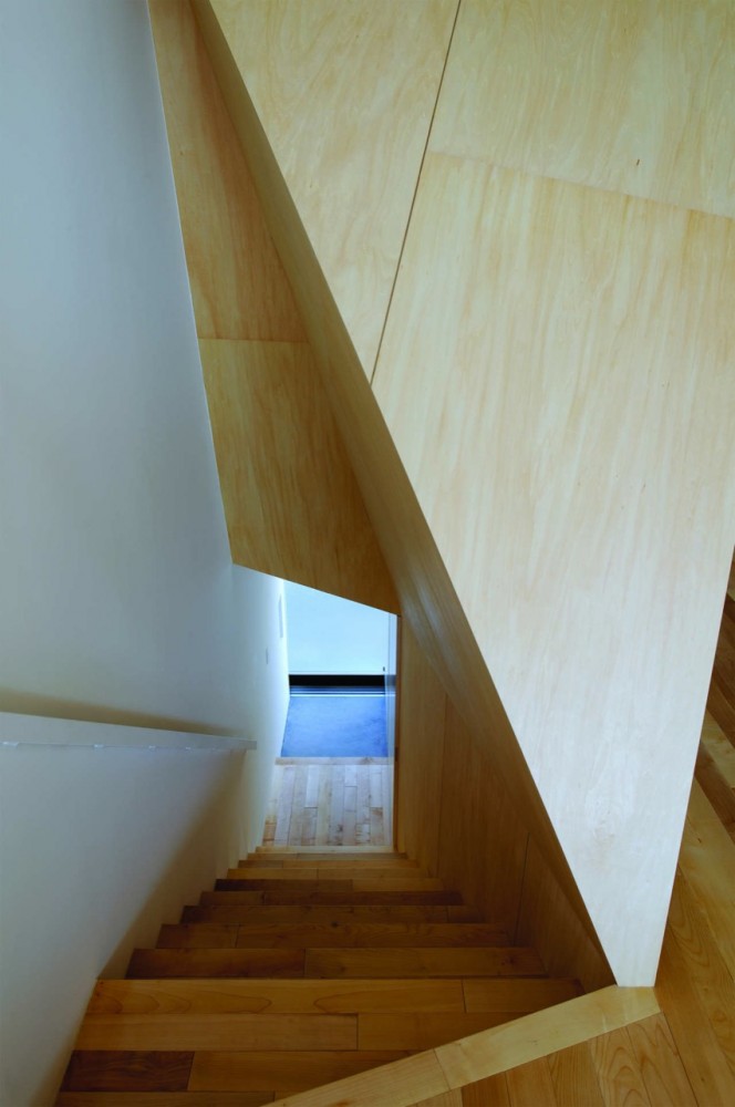 New Kyoto Town House / Alphaville Architects