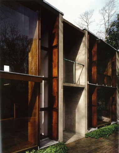 todd-eberle_kahn_esherick-house_sth-facadel_1960 © Todd Eberle
