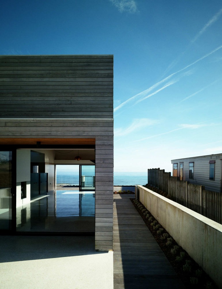 Seaside House / A2 Architects