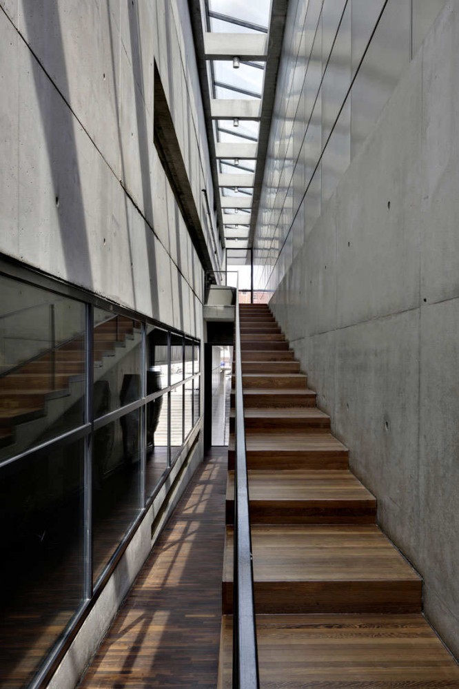 Flashback: AZL Pension Fund Headquarters / Wiel Arets Architects