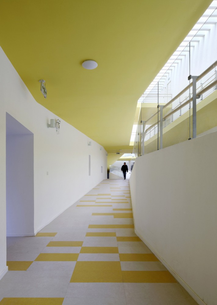 Kindergarten of Jiading New Town / Atelier Deshaus