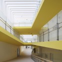 Kindergarten of Jiading New Town / Atelier Deshaus (16)