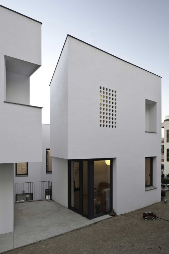 Two Semi-detached Houses In Barcelona / CAVAA Arquitectes
