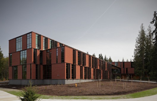 Maier Hall / Schacht Aslani Architects (18)