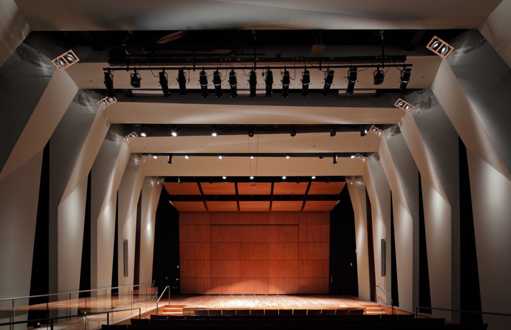 Maier Hall / Schacht Aslani Architects