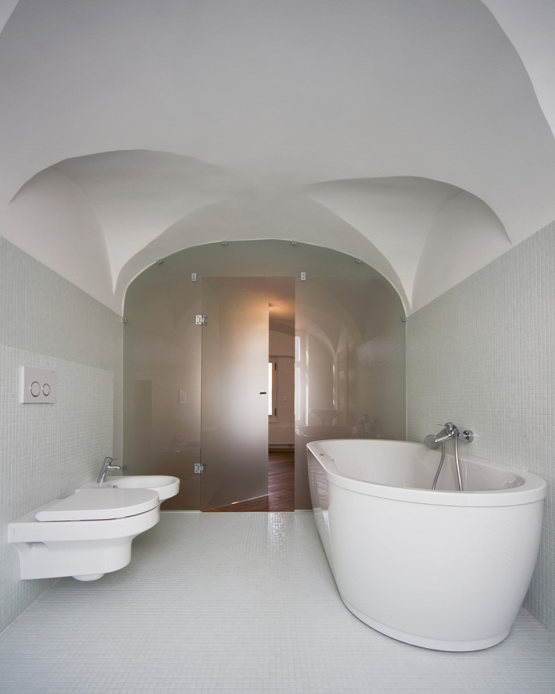 Baroque Court Apartments / OFIS arhitekti