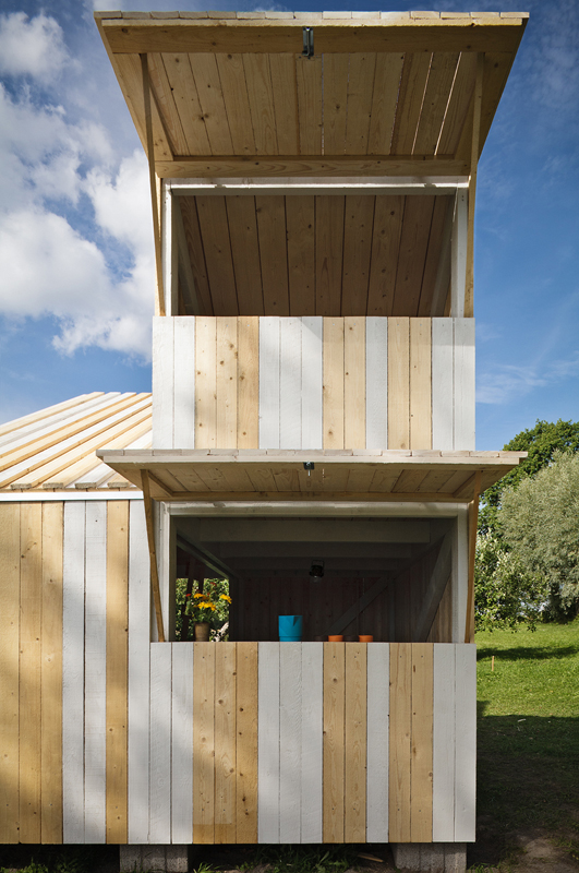 Playhouse / Anna & Eugeni Bach