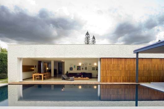 House 8 / Atria Arquitetos