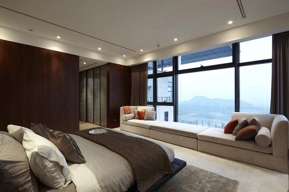 House of the Tree / Kokaistudios