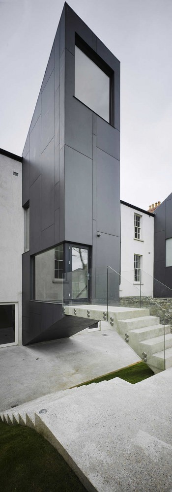 Houses In Castlewood Avenue / ODOS Architects