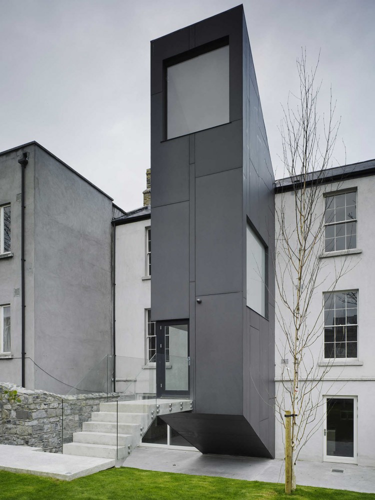 Houses In Castlewood Avenue / ODOS Architects