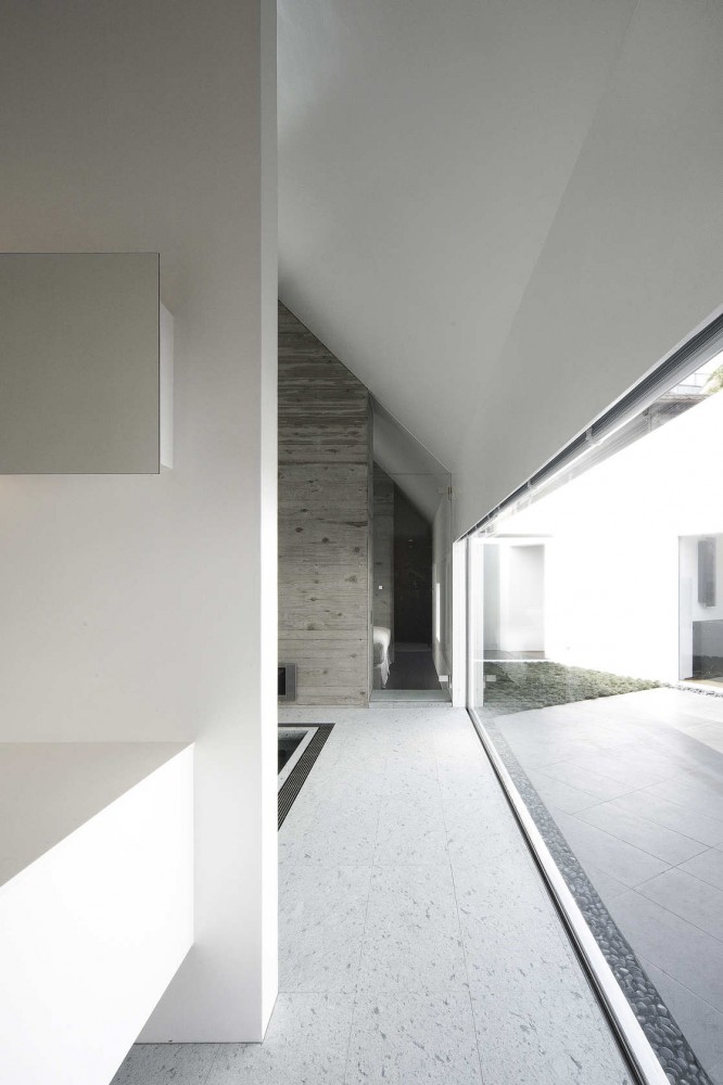 Lik House / Satoru Hirota Architects