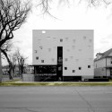 Architectural League Announces 2012 Winners of Emerging Voices Award (3) Architectural League Announces 2012 Winners of Emerging Voices Award (3) Welcome Place, street view / © and courtesy of 5468796 architecture