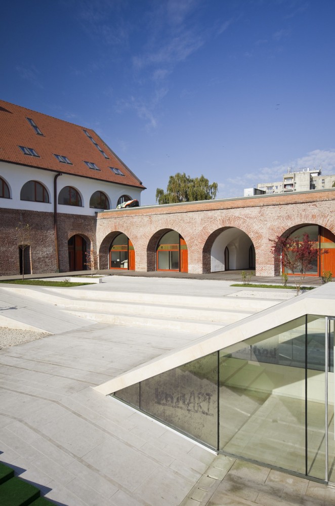 Theresia Bastion / ARCHAEUS