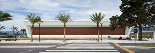 Serramar Parque Shopping / Aflalo and Gasperini Arquitects