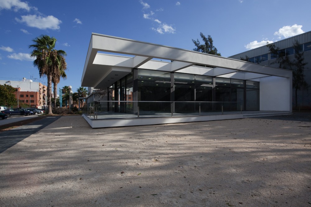 Pensioners Community Center / Antonio Altarriba Comes