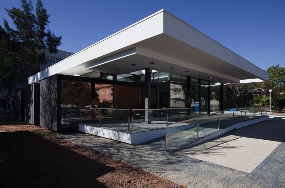 Pensioners Community Center / Antonio Altarriba Comes