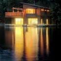 Muskoka Boathouse / Christopher Simmonds Architect Muskoka Boathouse / Christopher Simmonds Architect © Peter Fritz Photography