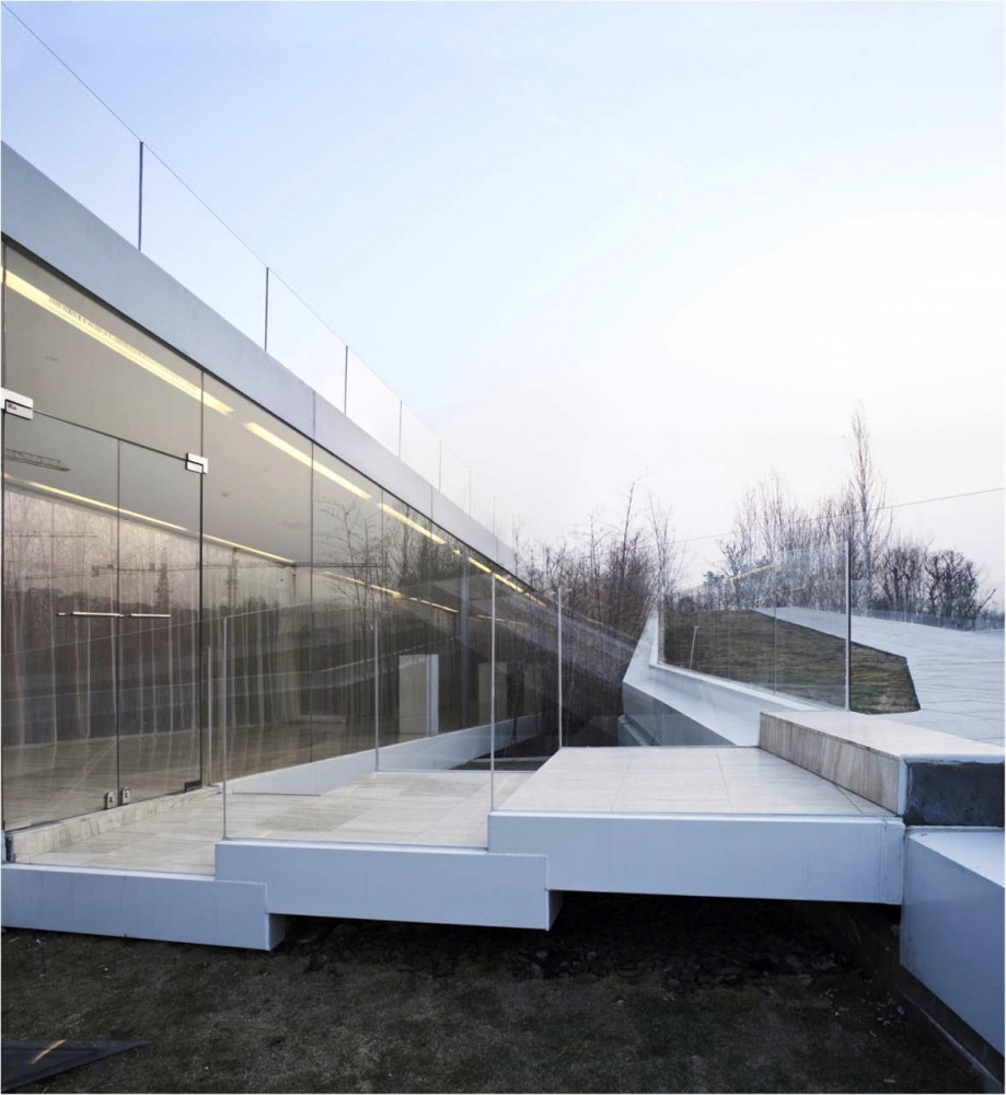 Riverside Clubhouse / TAO