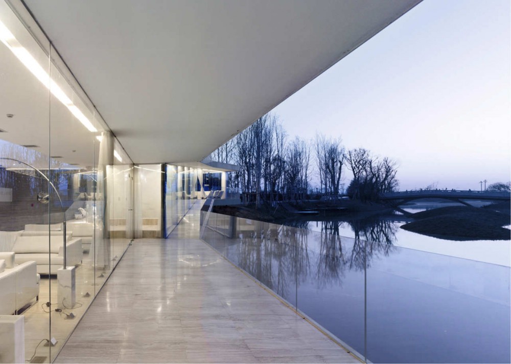 Riverside Clubhouse / TAO