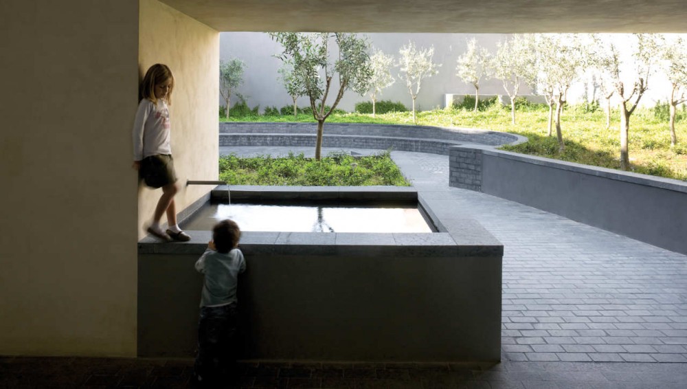 Sabadell Housing Renovation / Cruz y Ortiz Arquitectos