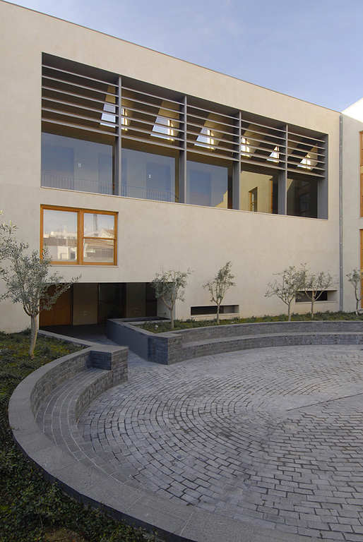 Sabadell Housing Renovation / Cruz y Ortiz Arquitectos