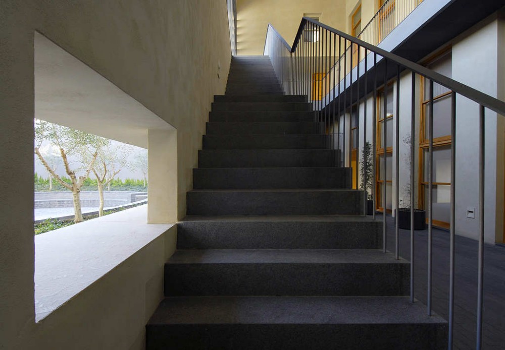 Sabadell Housing Renovation / Cruz y Ortiz Arquitectos