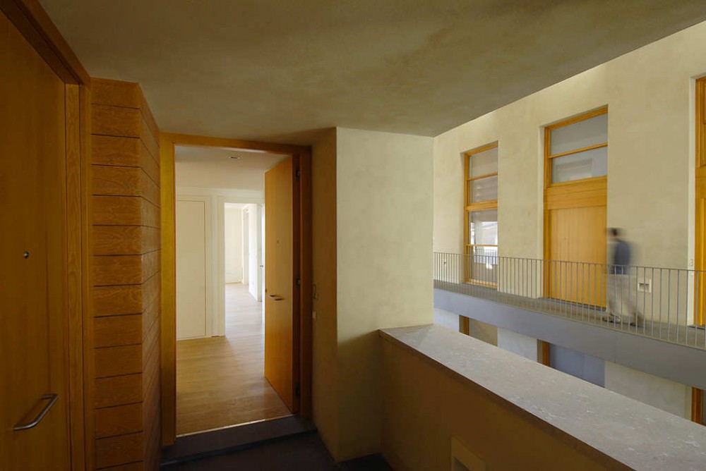 Sabadell Housing Renovation / Cruz y Ortiz Arquitectos