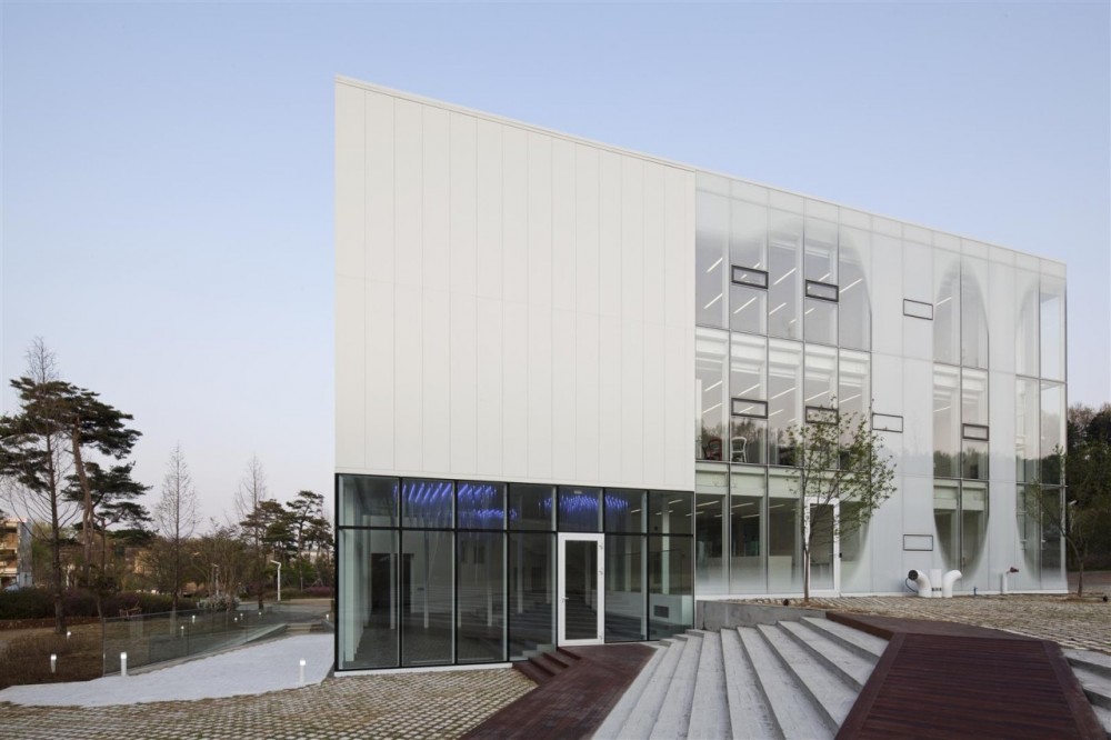 White Block Gallery / SsD