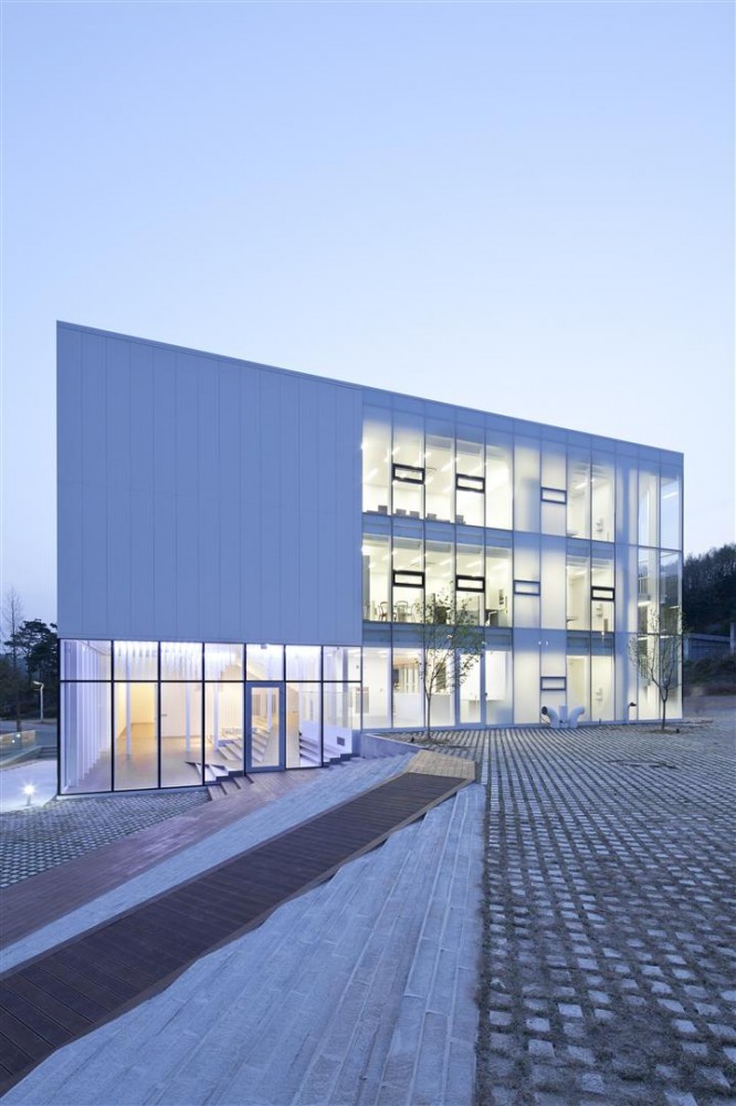 White Block Gallery / SsD