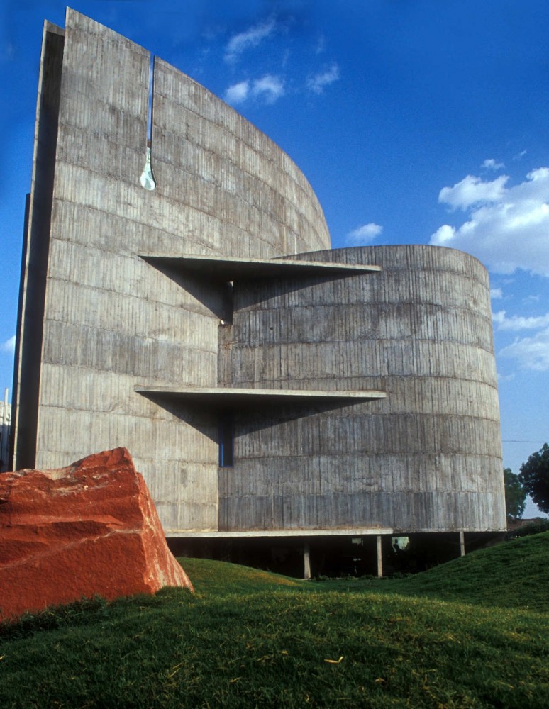 Flashback: Prathama Blood Centre / Matharoo Associates