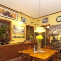 Frank Lloyd Wright's Heller House on the Market for $2.5M (6) Frank Lloyd Wright's Heller House on the Market for $2.5M (6) © Urban Search Realty