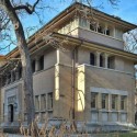 Frank Lloyd Wright's Heller House on the Market for $2.5M (1) Frank Lloyd Wright's Heller House on the Market for $2.5M (1) © Urban Search Realty