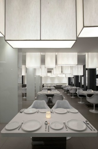 Mezban Inverted Topography / Collaborative Architecture