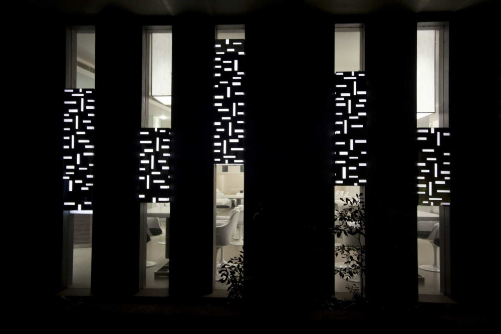Mezban Inverted Topography / Collaborative Architecture