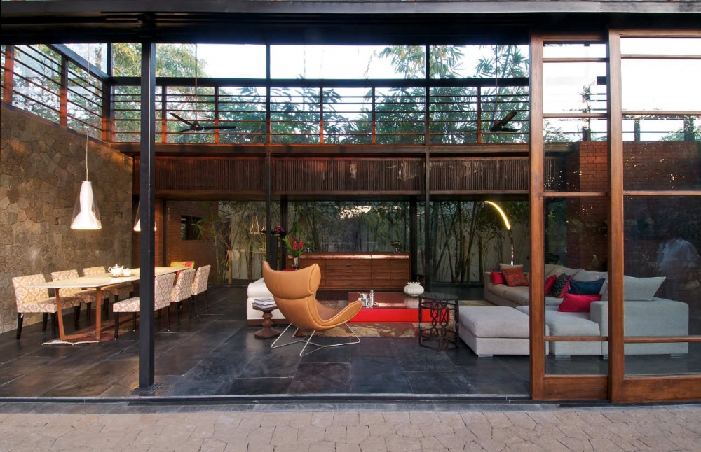 The Brick Kiln House / SPASM Design Architects