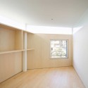 House in Nakameguro / Yoritaka Hayashi Architects House in Nakameguro / Yoritaka Hayashi Architects © Takumi Ota