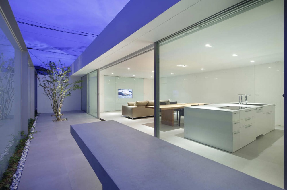 Horizon Roof House / Shinichi Ogawa & Associates