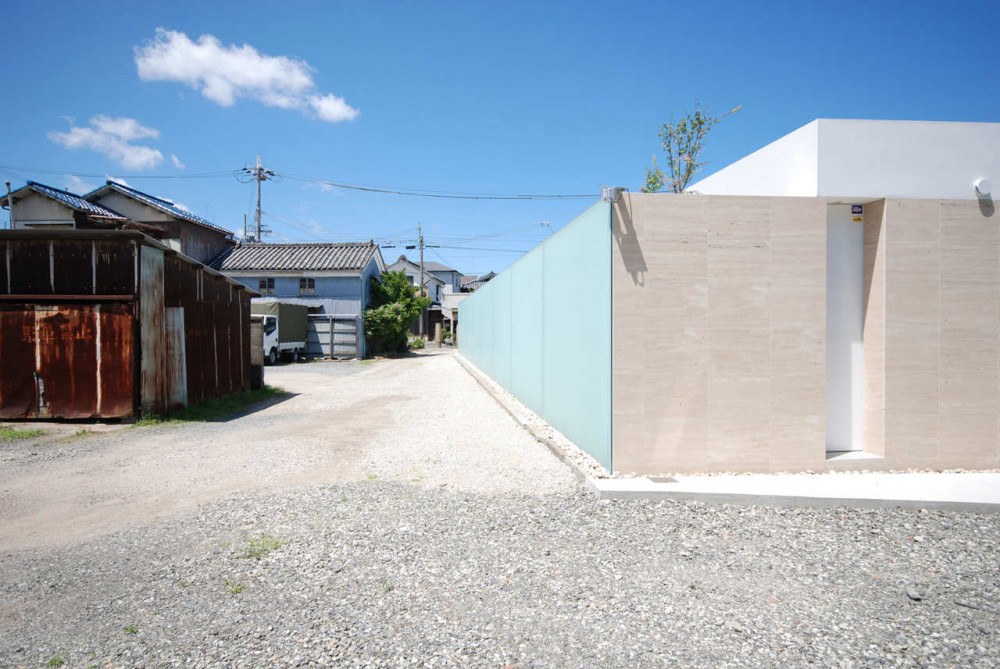 Horizon Roof House / Shinichi Ogawa & Associates