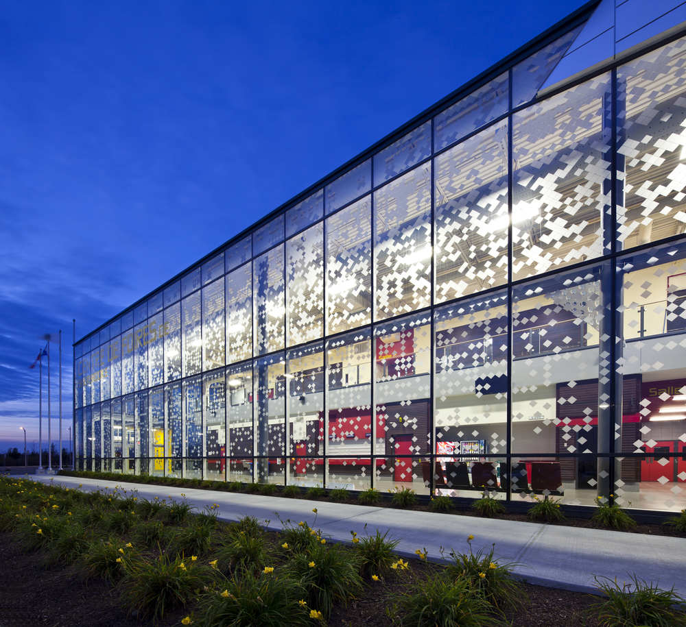 Exhibition Center Of Sherbrooke / CCM²